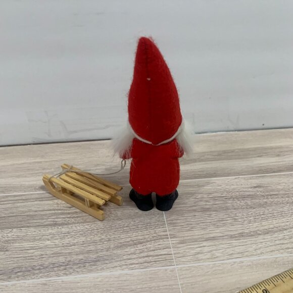 Skandinavisk Hemslojd Wooden Felt Gnome On Sled Figure - Picture 7 of 8